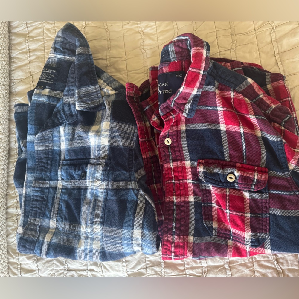 Set of 2 Men’s American Eagle Outfitters Red & Navy Plaid Flannel Shirt- Medium